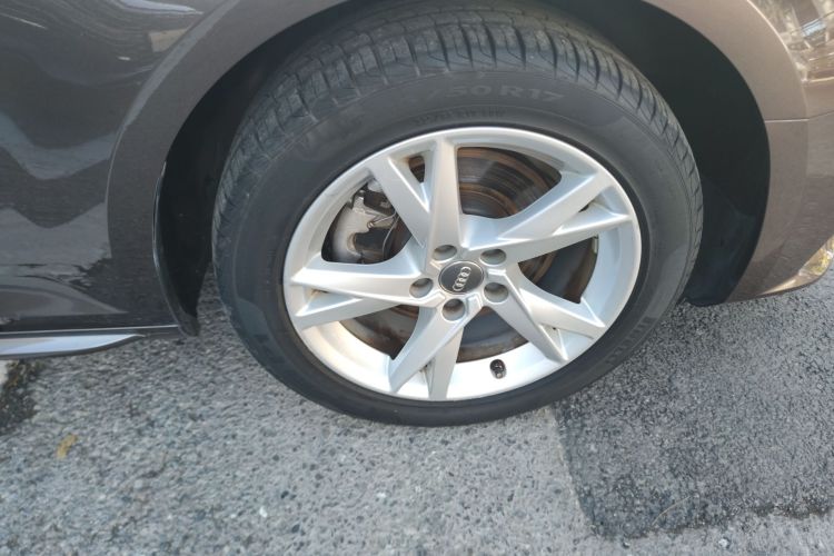 奥迪A4L 2018款 30周年年型 40 TFSI 进取型车身外观10