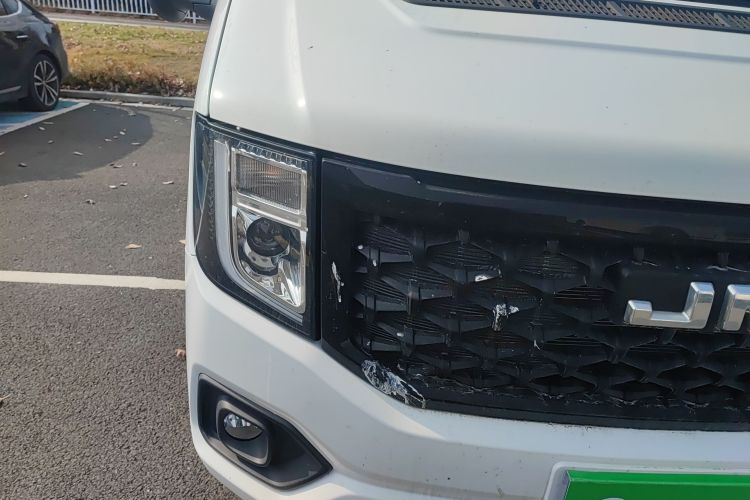 江铃福顺 2023款 2.0T 手动短轴低顶商运型多功能乘用车6座 双开尾门车身外观8