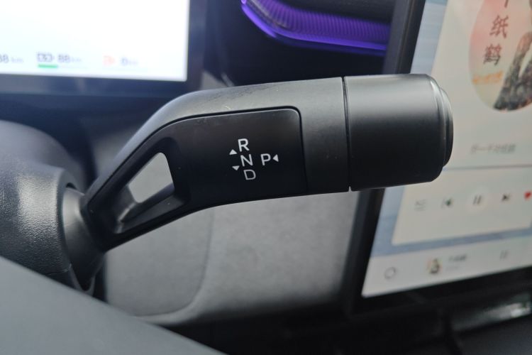 领克08 EM-P 2025款 220km 四驱性能Halo局部细节18