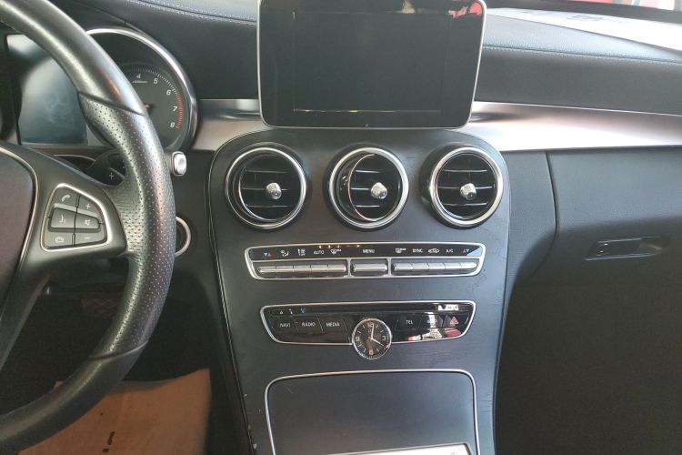 奔驰C级 2017款 改款 C 200 L 运动版局部细节16