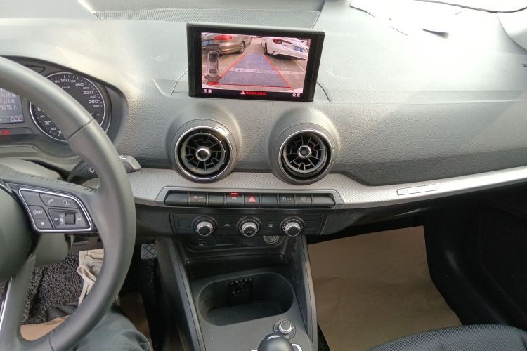 奥迪Q2L 2020款 35 TFSI 进取动感型中控内饰16