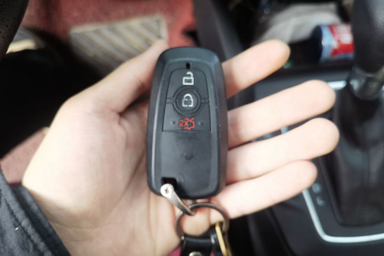 福特 福克斯 2020款 三厢 1.5L 自动锋跃型中控内饰11