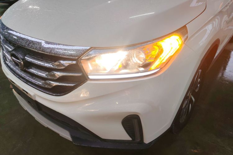 广汽传祺 传祺GS4 2018款 235T 自动两驱精英百万纪念版局部细节36