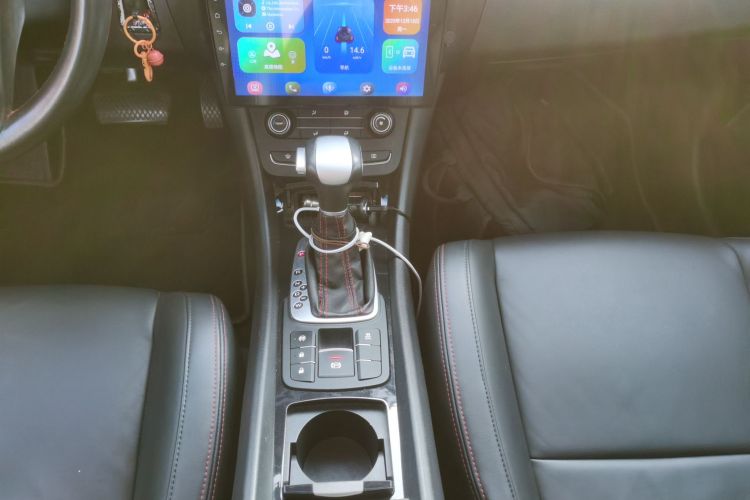 名爵 MG6 2014款 掀背 1.8T 自动性能版中控内饰18