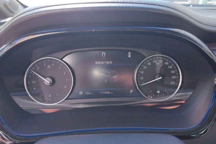 别克GL8 2022款 陆上公务舱 652T 豪华型中控内饰14