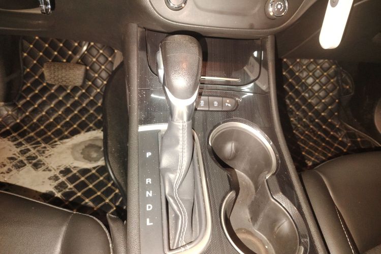 别克 威朗 2020款 20T CVT领先型中控内饰18