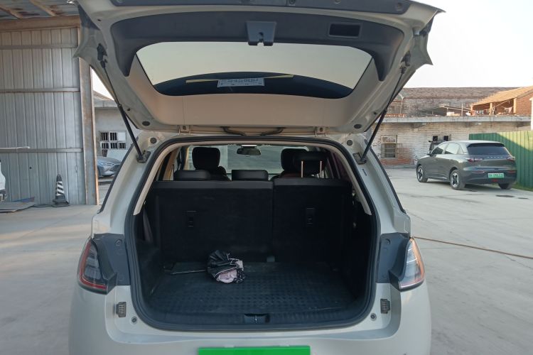 宝骏云朵 2023款 460 Pro机舱底盘23