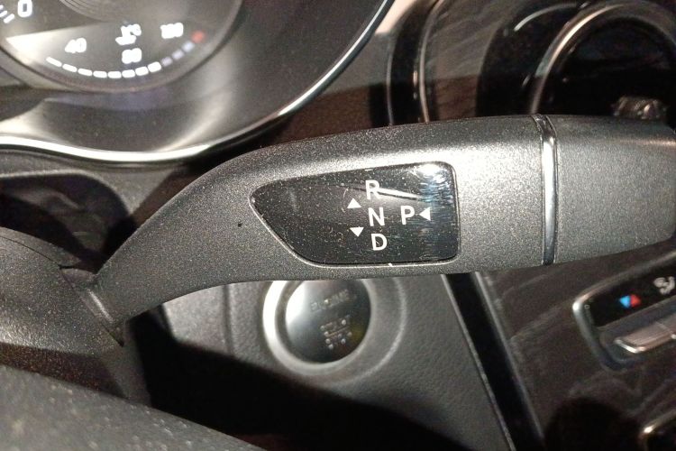 奔驰C级 2015款 C 180 L 运动型局部细节18