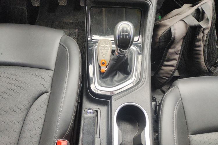 长安CS35PLUS 2022款 1.6L 手动豪华版局部细节18