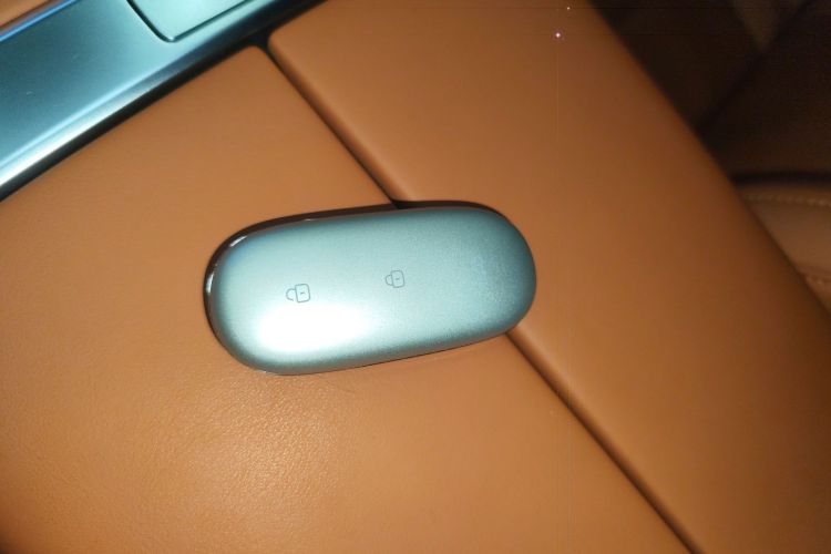 理想汽车 理想L9 2024款 Ultra中控内饰7001