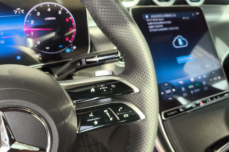 奔驰GLC 2024款 GLC 260 L 4MATIC 豪华型 5座中控内饰18
