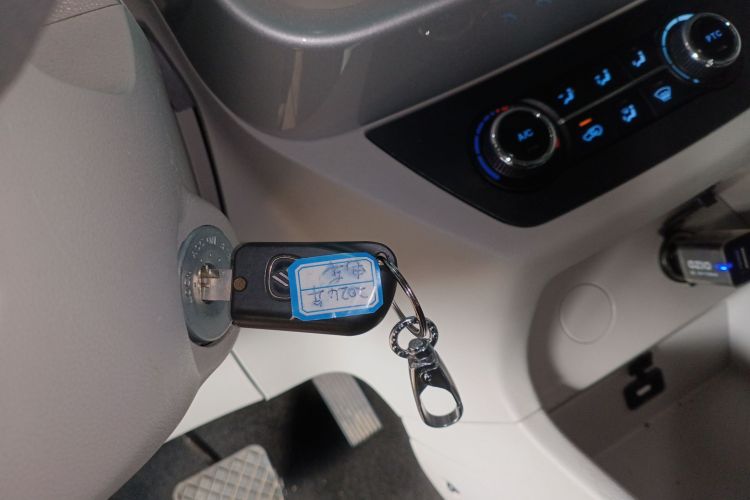 江铃集团新能源 易至EV2 2023款 吉祥版 201km 舒适型中控内饰11