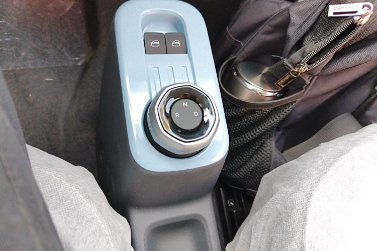 吉利银河 2024款 熊猫mini 200km 耐力熊中控内饰18