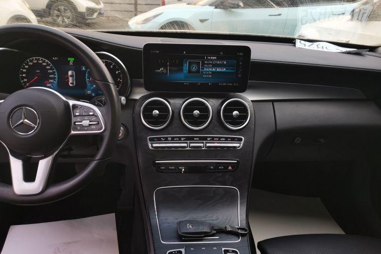 奔驰C级 2019款 改款 C 260 L 运动版局部细节16