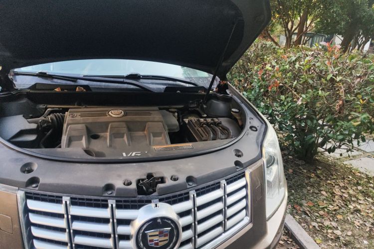 凯迪拉克SRX 2013款 3.0L 旗舰型局部细节9007