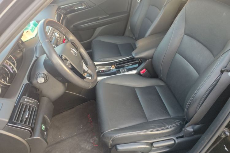 本田 雅阁 2016款 2.0L 精英版中控内饰19