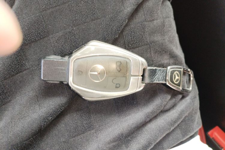 奔驰 威霆 2020款 2.0T 商务版 7座中控内饰7001