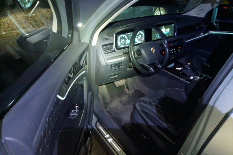 红旗HS5 2019款 2.0T 智联旗享版中控内饰20