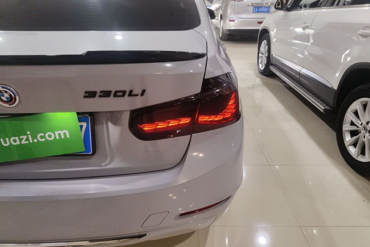 宝马3系 2014款 320Li 豪华设计套装车身外观9