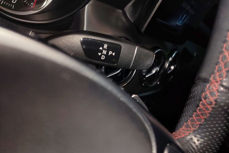 奔驰CLA 2018款 CLA 220 4MATIC中控内饰18