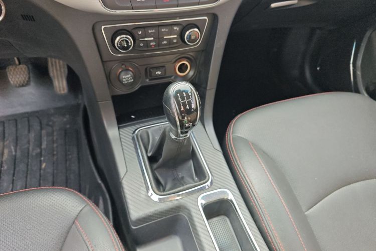 吉利汽车 远景 2017款 1.5L 手动幸福版中控内饰18