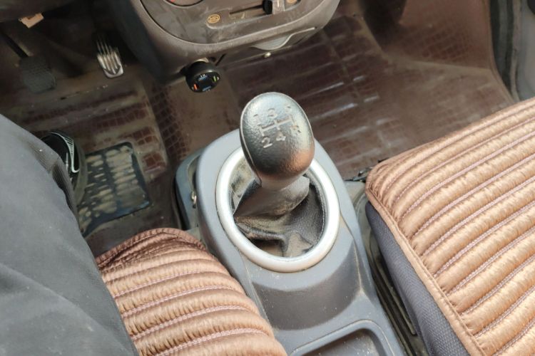 北汽威旺306 2016款 1.2L基本型5座A12国V中控内饰18