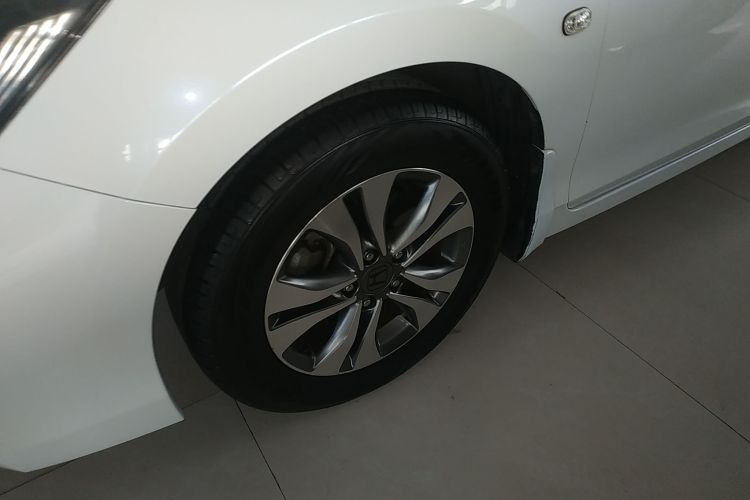 本田 雅阁 2015款 2.0L LX 舒适版车身外观6007