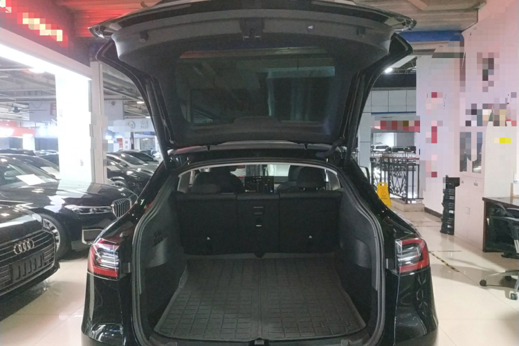 特斯拉 Model Y 2022款 改款 后轮驱动版机舱底盘23