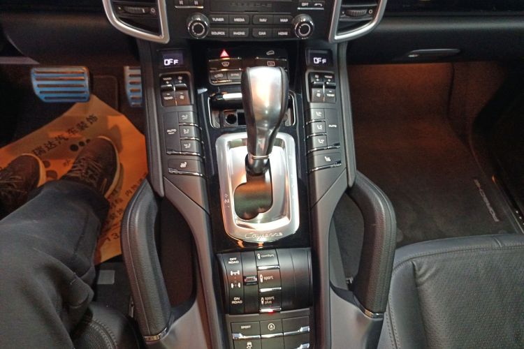 保时捷 2016款 Cayenne 3.0T中控内饰18