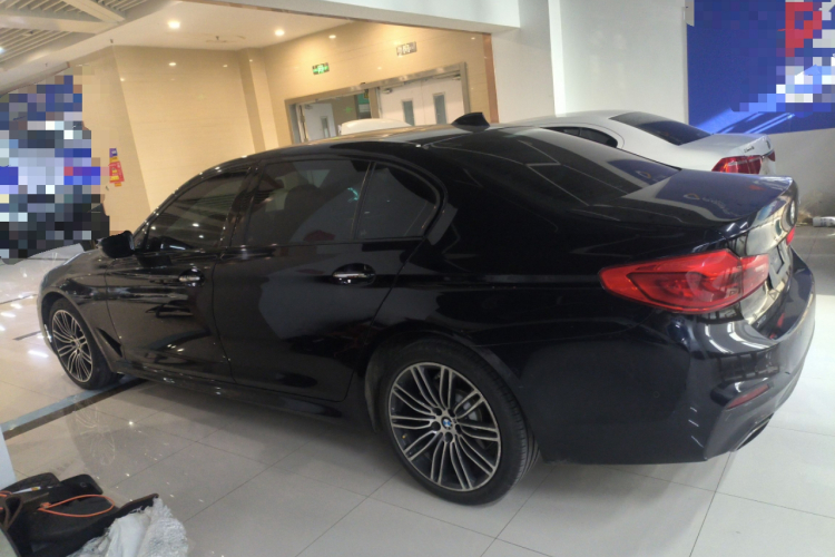 宝马5系 2018款 改款 530Li xDrive M运动套装车身外观6003