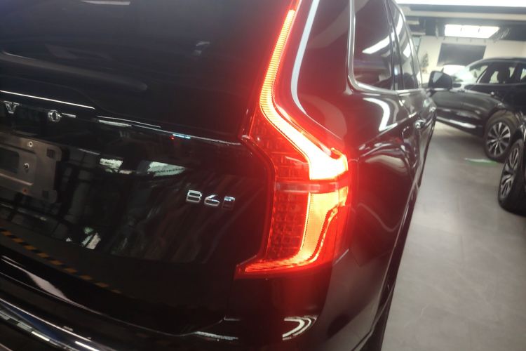 沃尔沃XC90 2022款 B6 智逸豪华版 7座车身外观9