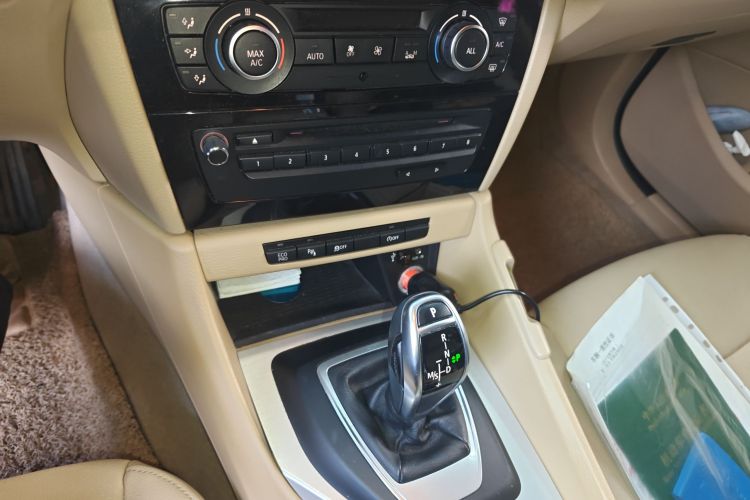 宝马X1 2014款 sDrive18i 领先型中控内饰18