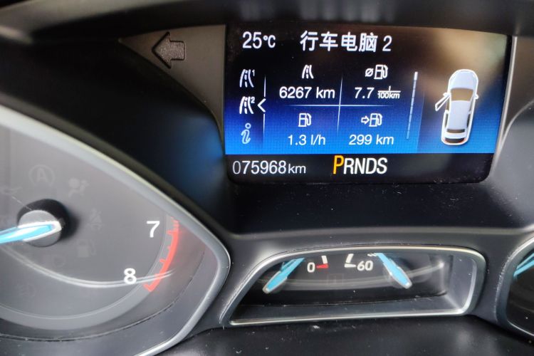 福特 福克斯 2017款 三厢 EcoBoost 180 自动旗舰型中控内饰15