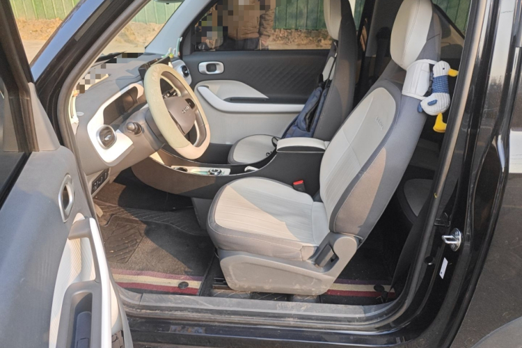 吉利银河 2025款 210km 熊猫卡丁中控内饰19