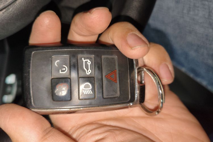 捷豹E-PACE 2018款 P200 S 国V中控内饰7001