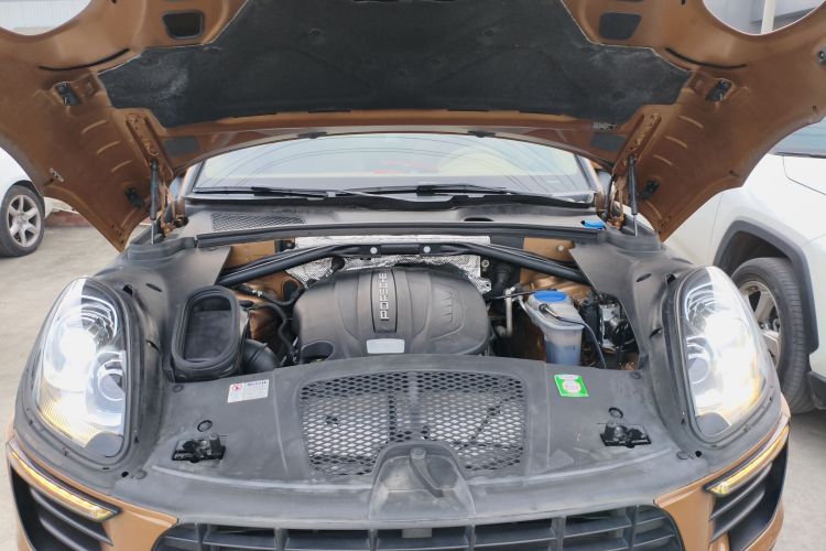 保时捷 2014款 Macan 2.0T机舱底盘24