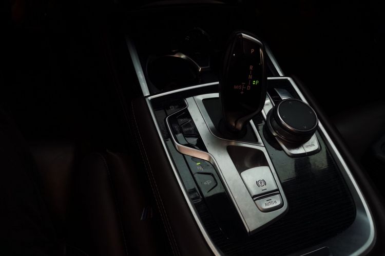 宝马7系 2019款 改款 730Li M运动套装中控内饰18