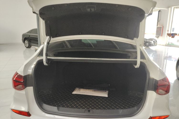 雪佛兰 科鲁泽 2020款 320 自动悦畅版机舱底盘23