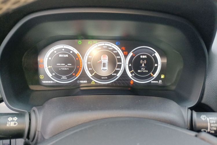 魏牌 VV7 2017款 2.0T 旗舰型中控内饰14