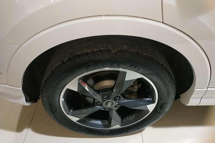 奥迪Q3 2023款 35 TFSI 时尚动感型（1.5T）车身外观6008