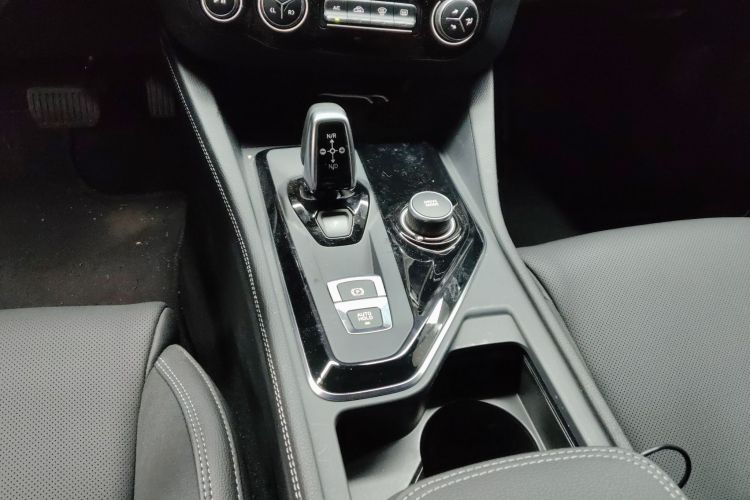 领克02 2021款 2.0TD 自动两驱劲 冠军版中控内饰18