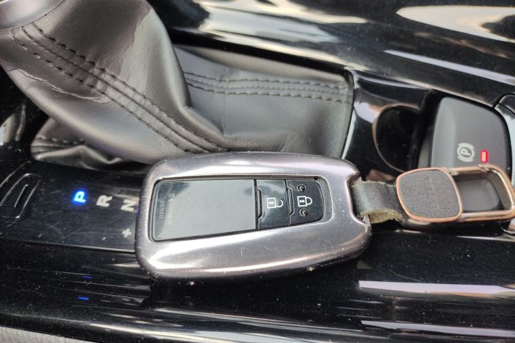 丰田 奕泽IZOA 2018款 2.0L 奕驰版 国VI中控内饰11