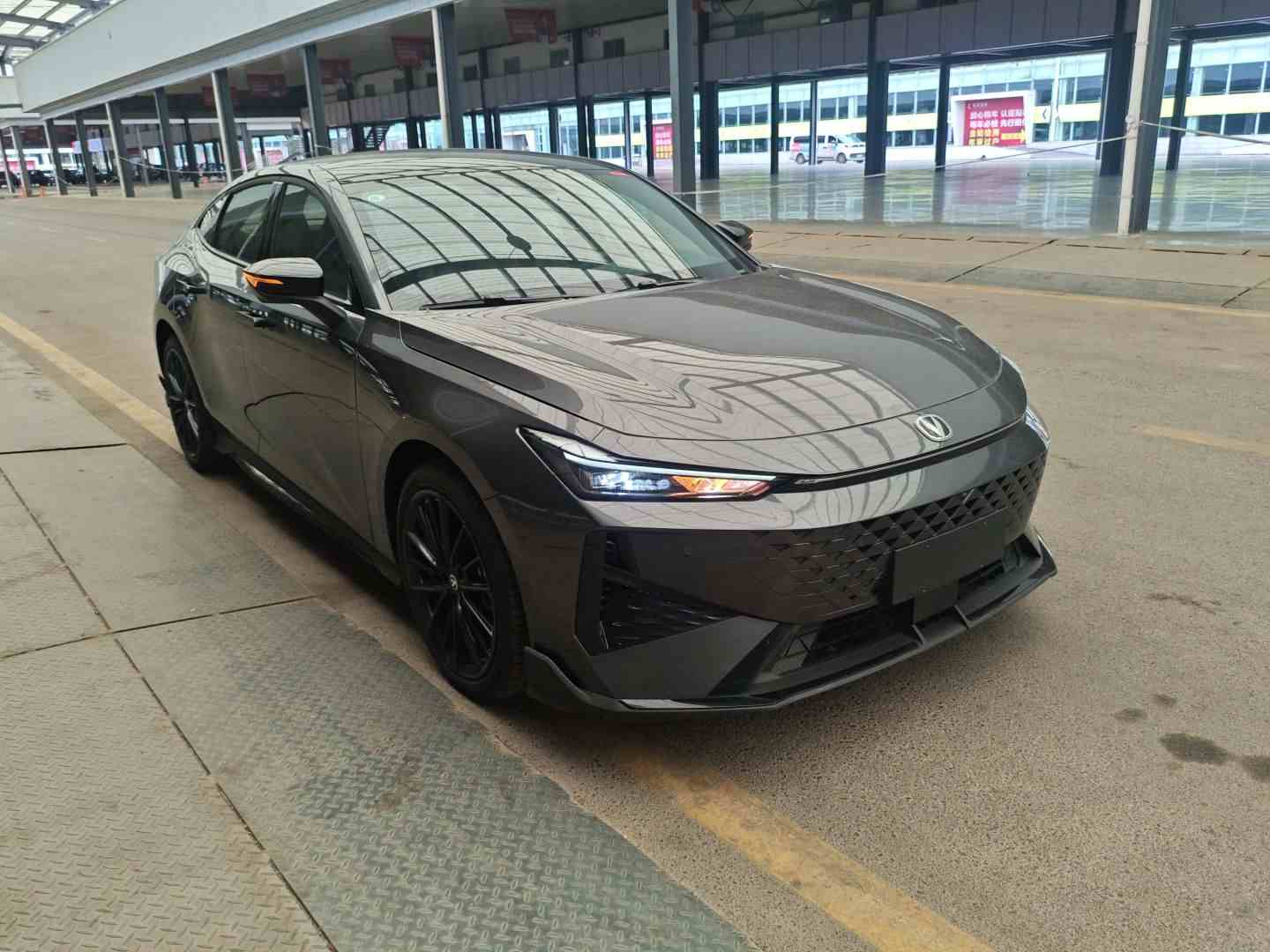 长安UNI-V 2024款 1.5T 尊贵运动型(3)