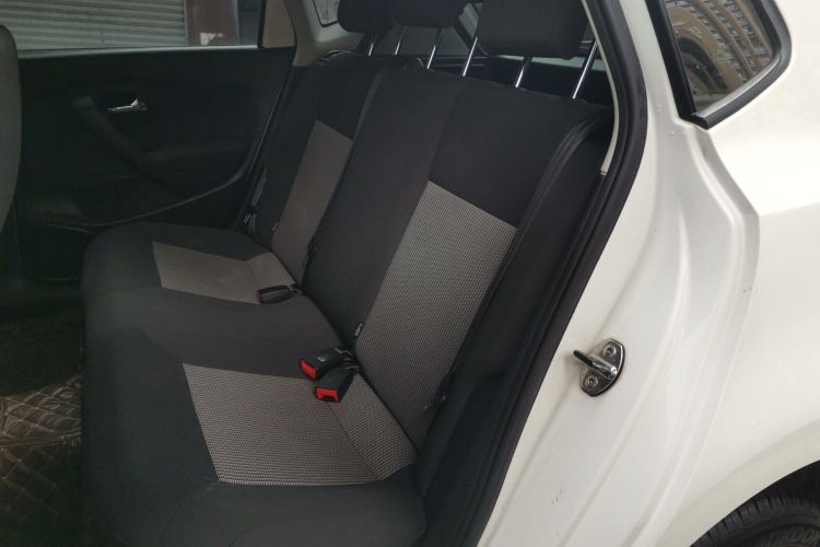 大众 Polo 2016款 1.4L 自动风尚型中控内饰7004