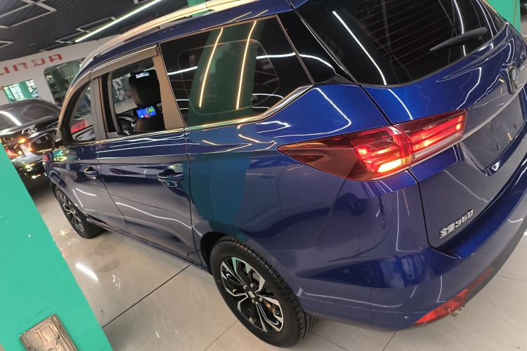 宝骏360 2019款 1.5L CVT精英型 国VI车身外观4