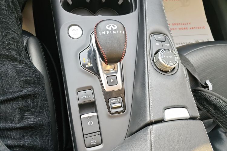 英菲尼迪QX50 2018款 2.0T 两驱时尚版中控内饰18