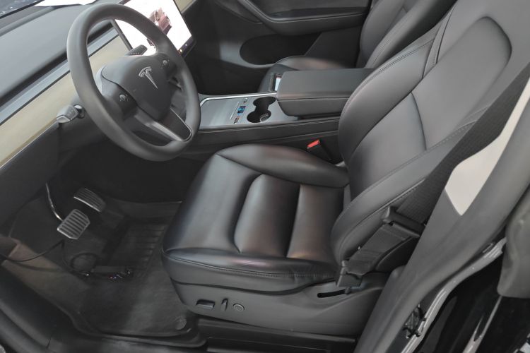 特斯拉 Model Y 2022款 改款 后轮驱动版中控内饰19