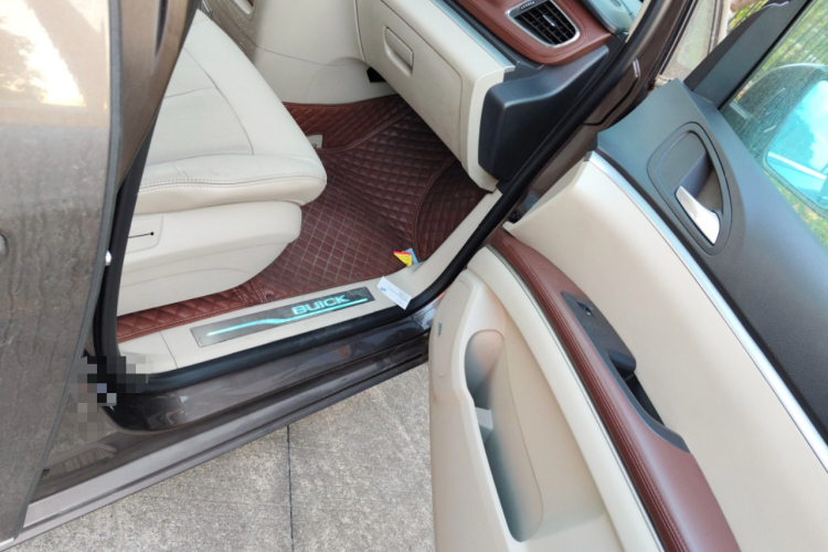 别克GL8 2014款 3.0L XT豪华商务旗舰版局部细节9005