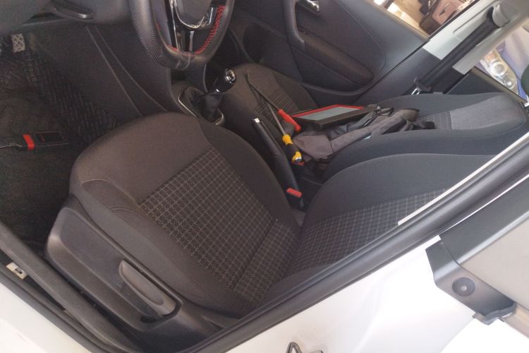 大众 Polo 2016款 1.6L 手动舒适型局部细节19