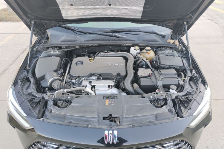 别克 君威 2024款 25T 超享版机舱底盘24